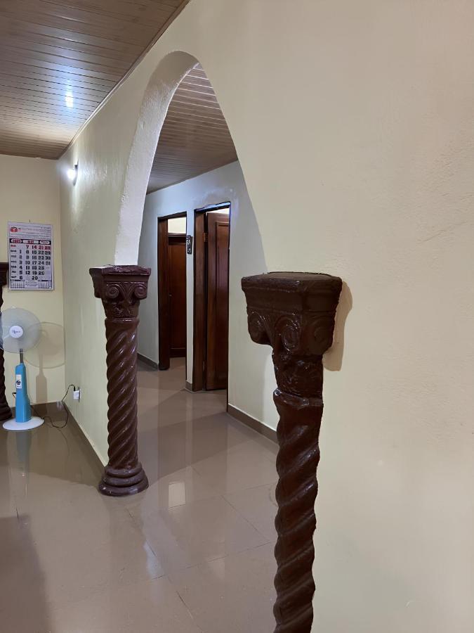 Yogi Home Stay Near Freetown Airport Екстериор снимка