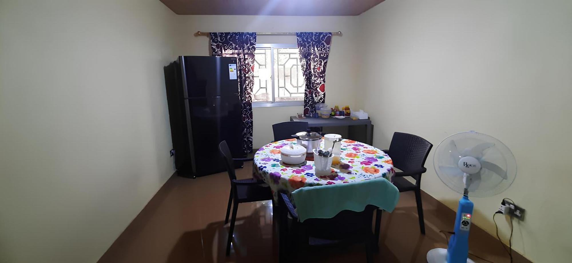 Yogi Home Stay Near Freetown Airport Екстериор снимка